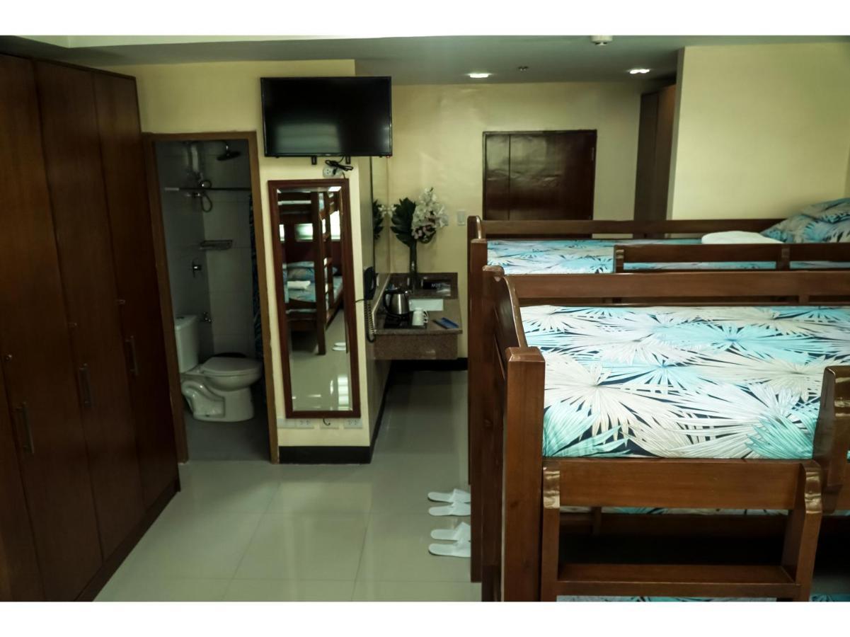 M28 Hotel And Apartments 케손시티 외부 사진