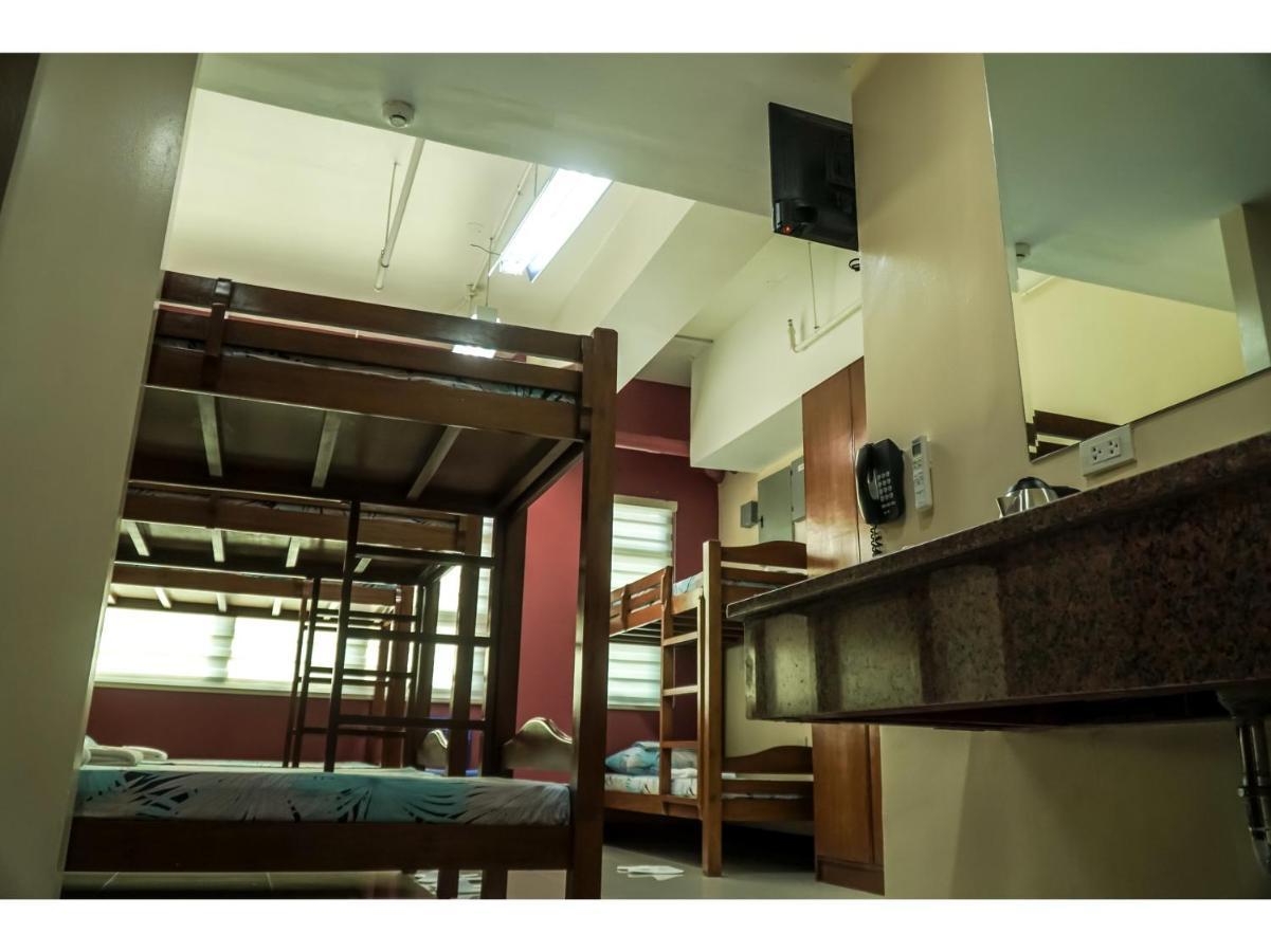 M28 Hotel And Apartments 케손시티 외부 사진