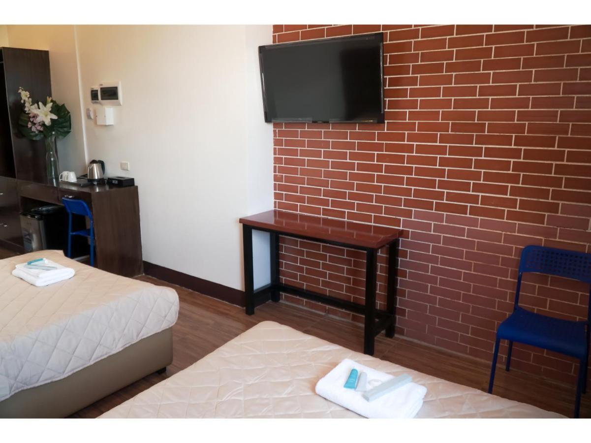 M28 Hotel And Apartments 케손시티 외부 사진