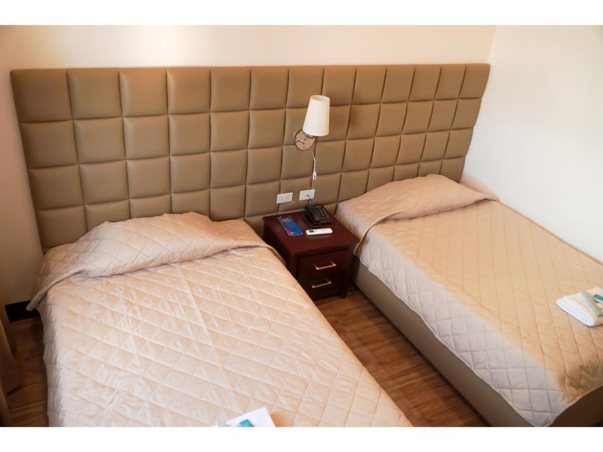 M28 Hotel And Apartments 케손시티 외부 사진